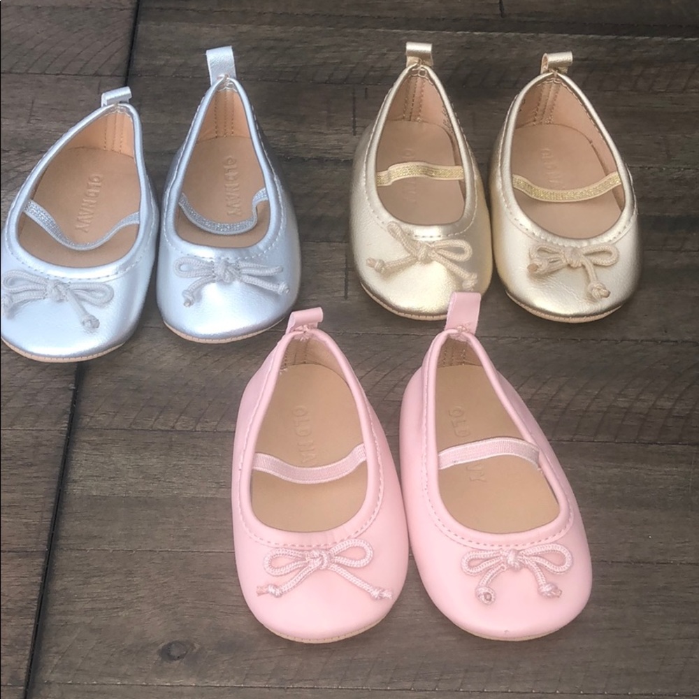 Old Navy flats 3-6 M
